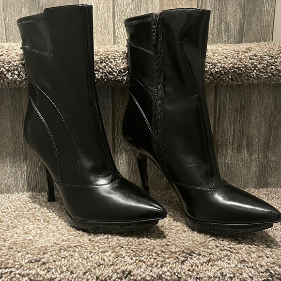 Guess Stilletto Heals New With Out Box - Picture 3 of 8